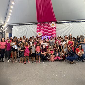 Cantinho realiza palestra sobre autoexame em ação do Outubro Rosa 